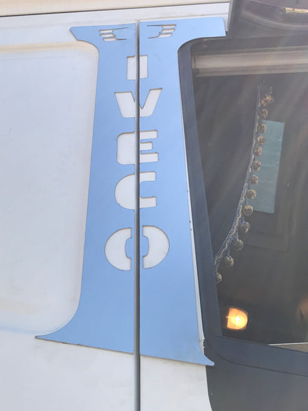 COD. TF-119IV-CB - 4 PCS DOOR PLATE KIT WITH WRITING "IVECO" MODEL 2  Iveco Stralis Cube