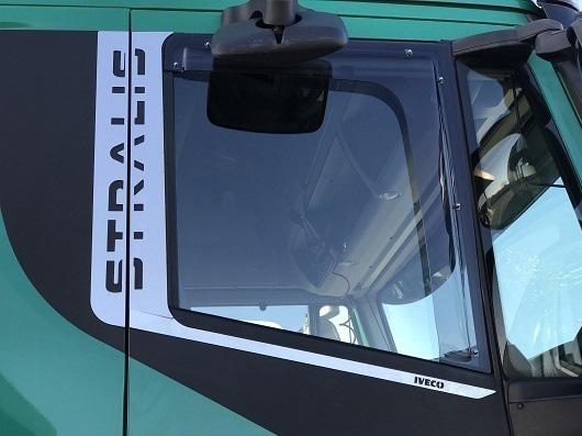 COD. TF-124IV-CB - UNDER GLASS DOOR PLATE KIT WITH "STRALIS" WRITTING Iveco Stralis Cube