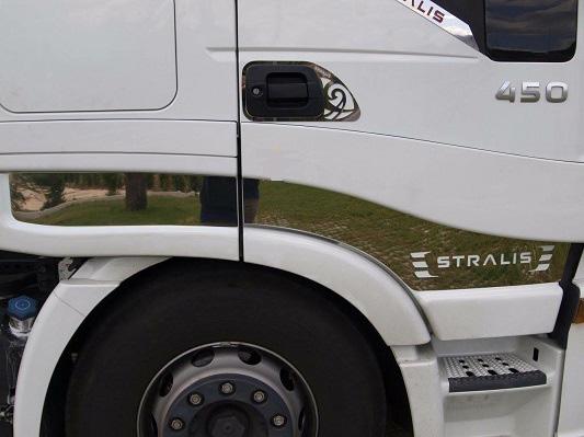 COD. TF-132IV-CB - DOOR PLATES WITH "STRALIS" WRITTING Iveco Stralis Cube