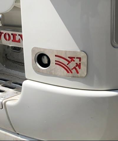 COD. TF-216-FH2 - CAB LIFT HOLE PLATE Volvo FH2 - Truck Fashion